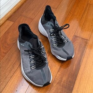 Nike Stylish Black and Gray Athletic Shoes